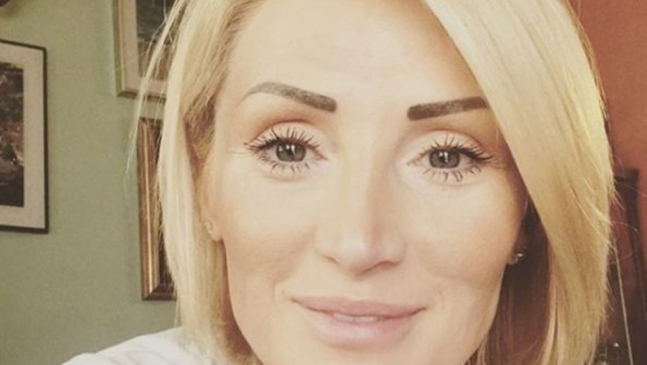 ZBOG BOLESTI NISU HTELI RUKU DA JOJ PRUŽE! Naša poznata pevačica prošla je golgotu, batalila je muziku, a danas se bavi neobičnim poslom