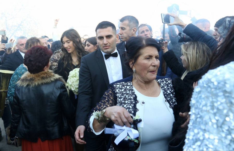 OVO JE MAJKA CECE RAŽNATOVIĆ Ne voli da se eksponira, bila je učiteljica, neverovatno koliko liče! (FOTO)