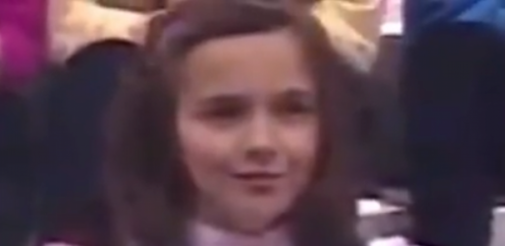 DANAS VAŽI ZA PRVU DAMU STILA U POLITICI Da li prepoznajete ministarku sa slike? (VIDEO)