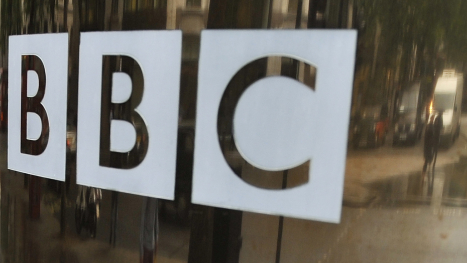 DRAMA U ZGRADI BBC-a Ministar bio zarobljen pola sata! (VIDEO)