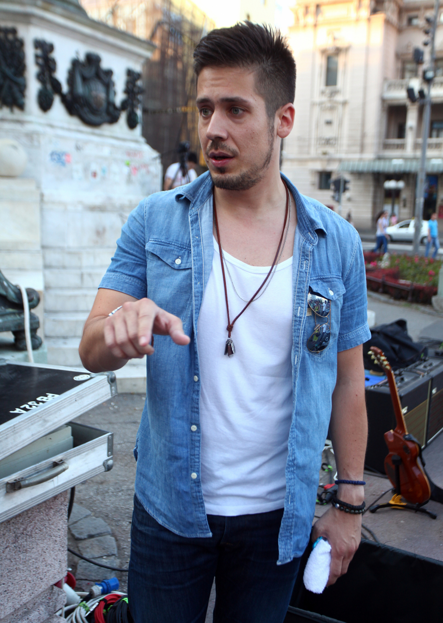 BOLNA ISPOVEST KOJA TERA SUZE NA OČI! Nikola Rokvić otkrio kako su njegova deca podnela smrt dede Marinka