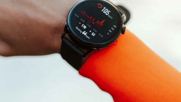 OBORILI REKORD Poznati influenseri u nezaboravnoj avanturi po Evropi sa pametnim satovima (VIDEO)