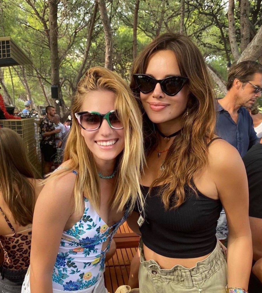 NEĆETE VEROVATI, OVO JE SEVERININ UNUK Pevačica postala baka i objavila fotografiju s bebom u naručju!