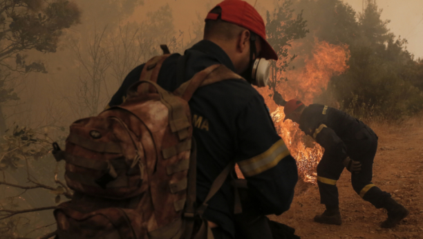 "ZAHVAĆEN JE VELIKI POJAS" Vatrogasci u Crnoj Gori na izmaku snage, ne mogu da zaustave požar!