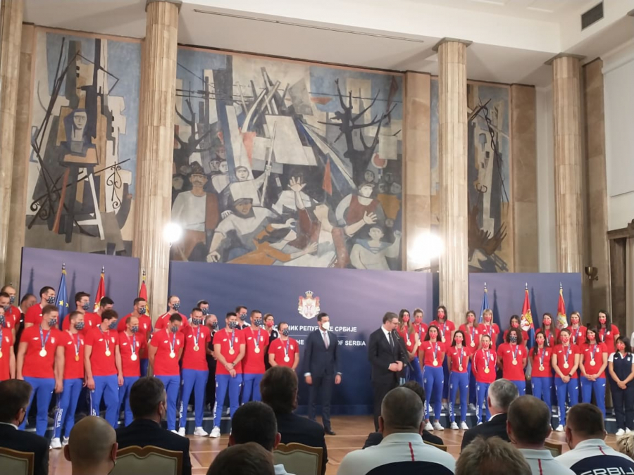 VUČIĆ PRIMIO ZLATNE OLIMPIJCE! 