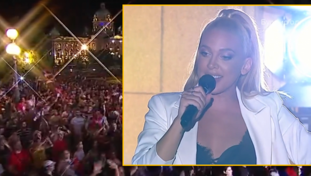 MILICA TODOROVIĆ ZAPEVALA OLIMPIJCIMA "Ti moje zlato" se ori ispred Skupštine! (FOTO)