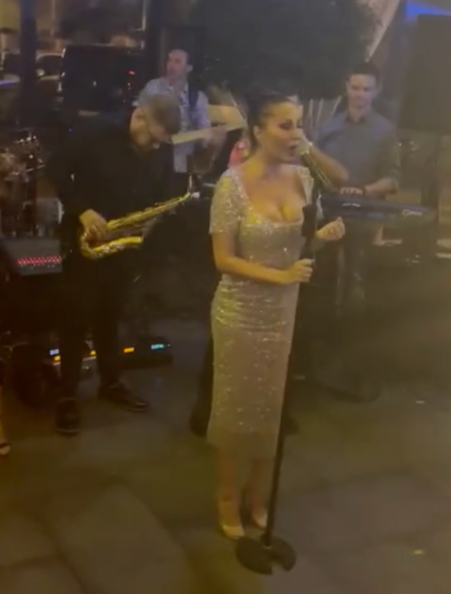 CECA ZA SAT VREMENA UZELA 35.000 EVRA! Anastasija i njen dečko se veselili uz hitove Ražnatovićeve