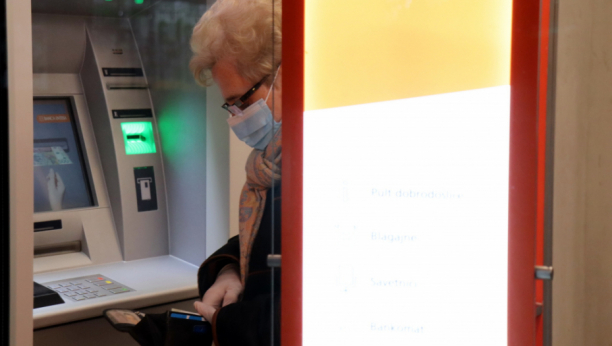 PAZITE DA VAM NE PRESEDNE LETOVANJE: Podizanje para na bankomatu u Grčkoj može da bude PAPRENO ako to OVAKO radite