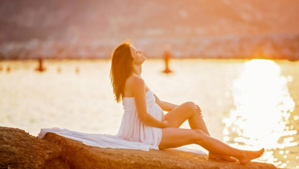 HOROSKOP ZA PONEDELJAK, 16. AVGUST: Ovna čeka put u inostranstvo, Lava odlaganje poslova, Škorpija i Strelac imaju ozbiljniji zdravstveni problemi