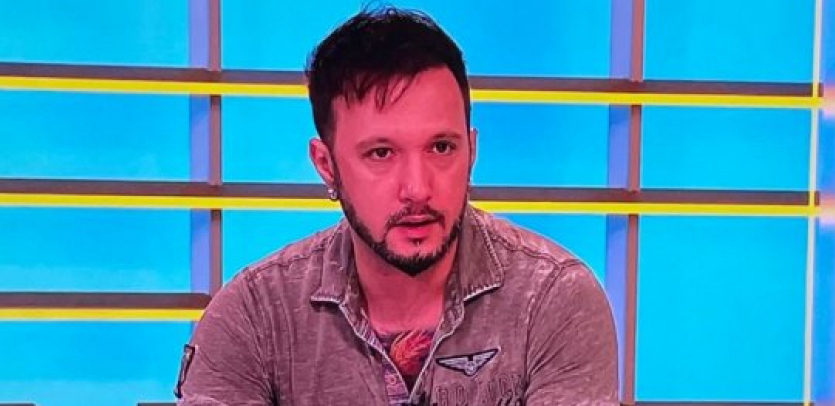 NEMA VAJDE OD PEVANJA! Poznati rijaliti učesnik okačio mikrofon o klin i pokrenuo potpuno novi biznis, mlatiće pare!