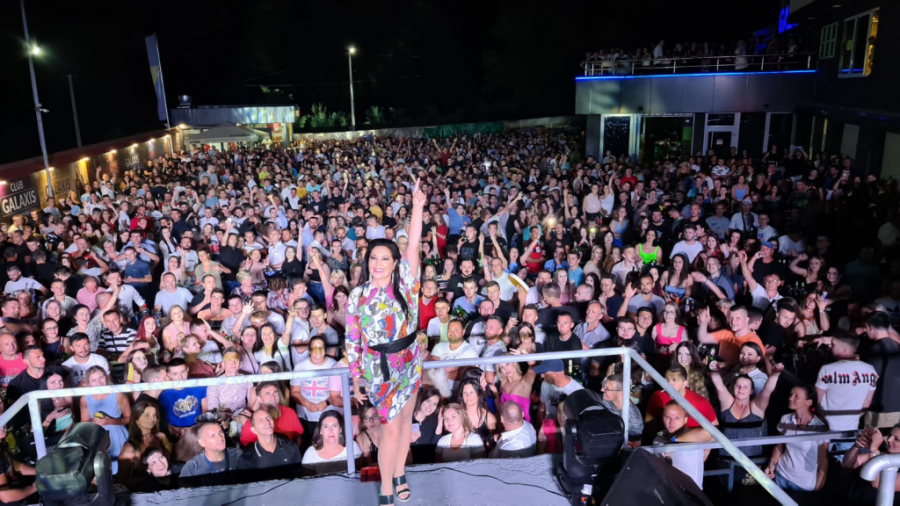 DRAGANA MIRKOVIĆ OBORILA REKORD! Nakon spektakla u Srebreniku, počinju pripreme za Kragujevac