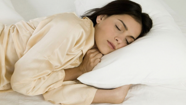 OPREZ Ako stalno spavate u ovoj pozi, moguće je da ste već oštetili kičmu!