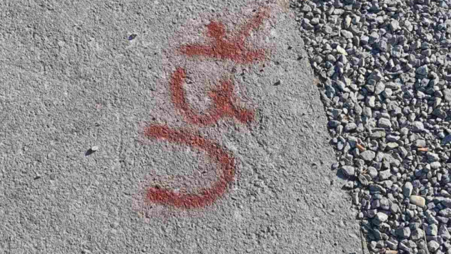 STRAVIČNI SIMBOLI UZNEMIRILI SRBE Naš narod na meti albanskih ekstremista! (FOTO)