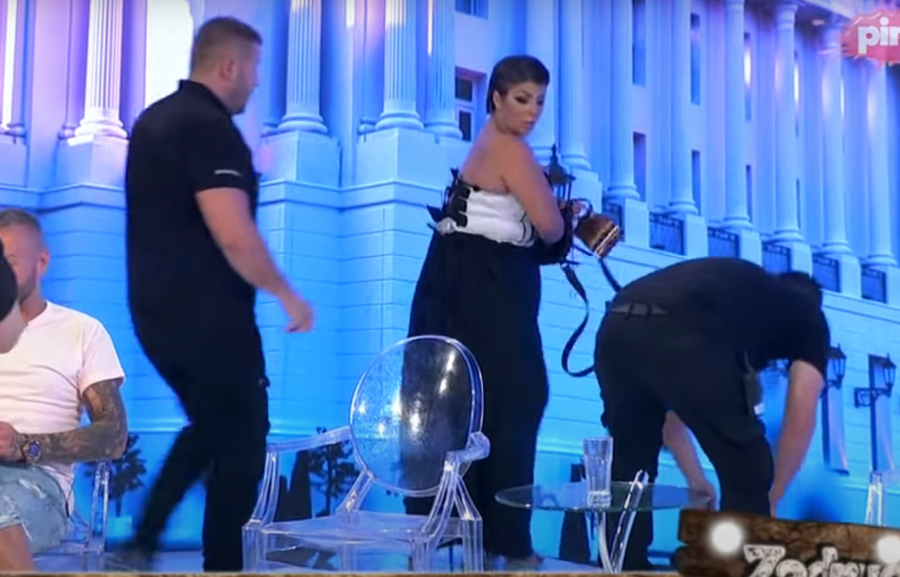 MILJANA TUKLA ZOLU U STUDIJU, GAĐALA GA ČAŠAMA I SLOMILA MU TELEFON Obezbeđenje nije moglo da ih smiri!