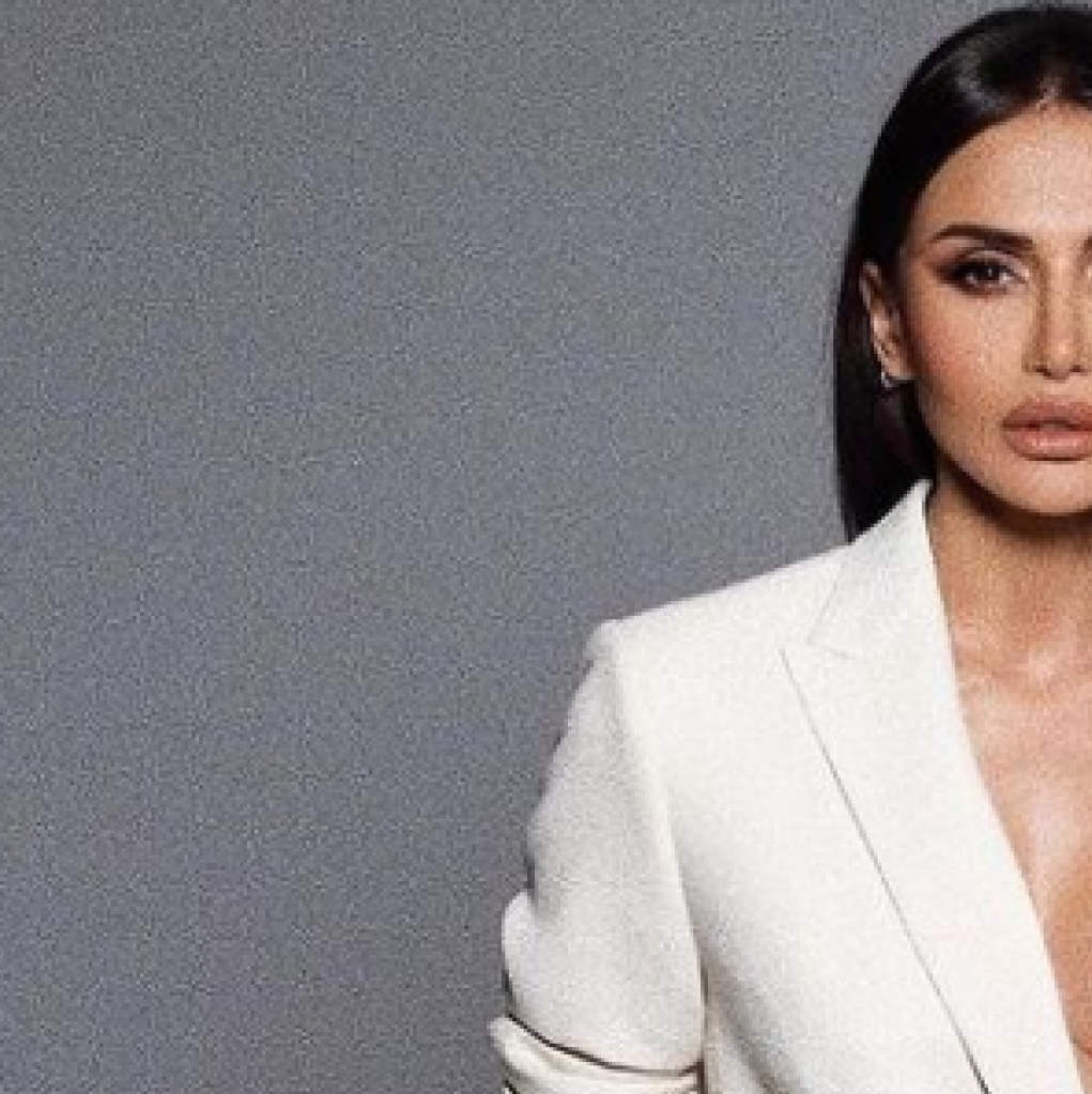 EMINA JAHOVIĆ BEZ ŠMINKE I DALEKO OD REFLEKTORA Znate je kao uvek doteranu, a evo kako izgleda popularna pevačica u sportskom izdanju