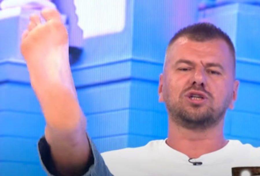 JANJUŠ POKAZIVAO PETE U EMISIJI, ČAK SE I MAJA ZGROZILA Marinkovićka iskolačila oči od šoka!