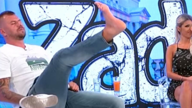 JANJUŠ POKAZIVAO PETE U EMISIJI, ČAK SE I MAJA ZGROZILA Marinkovićka iskolačila oči od šoka!