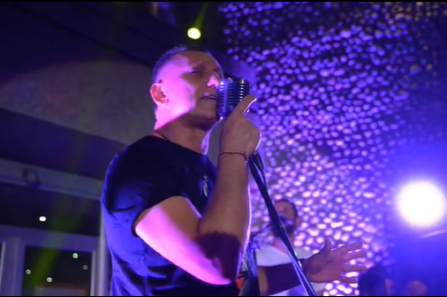 MUZIČKI URAGAN Šako Polumenta peva Srbima u Dubaiju