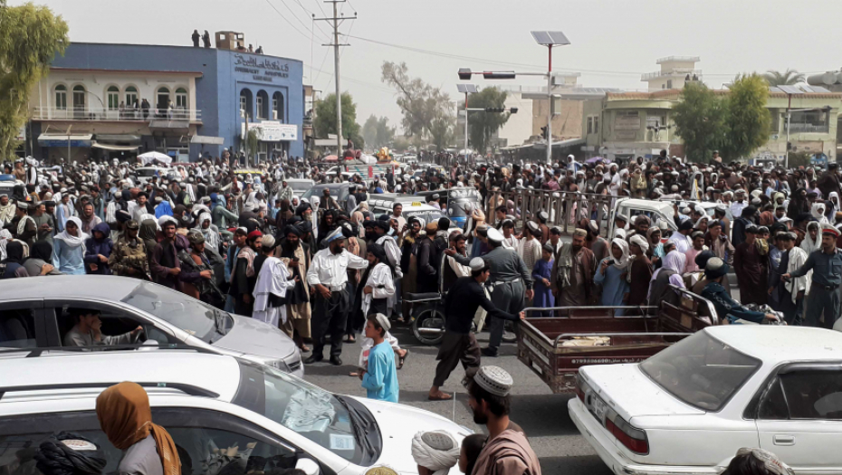 KRVOPROLIĆE U AVGANISTANU Talibani pucali na demonstrante!