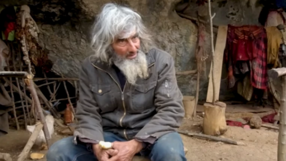 PANTO ŽIVI U PEĆINI KOD PIROTA Srpski penzioner izlovan je od ljudi 18 godina: Spava na klupi i plastu sena, hrani se plodovima prirode i koristi zarđalu kadu za toalet