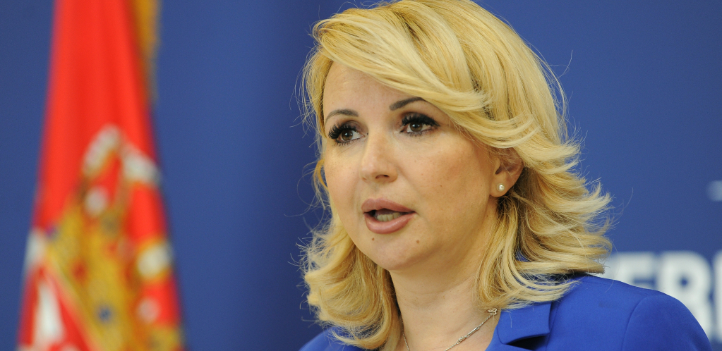 VAKCINACIJA TREĆOM DOZOM U TOKU Dr Kisić: Svaka kombinacija je bezbedna, ali ako ste primili ovo cepivo najbolje je ne mešati proizvođače!