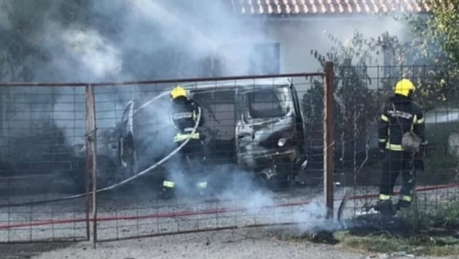 IZGOREO AUTOMOBIL NA DORĆOLU Uzrok za sada nepoznat