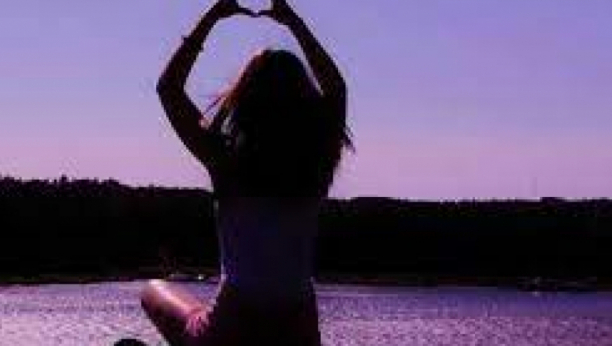 NEDELJNI HOROSKOP: Vodolije će imati veliki dobitak, Raka se upušta u vezu na daljinu, Lavovi će imati zdravstvene tegobe