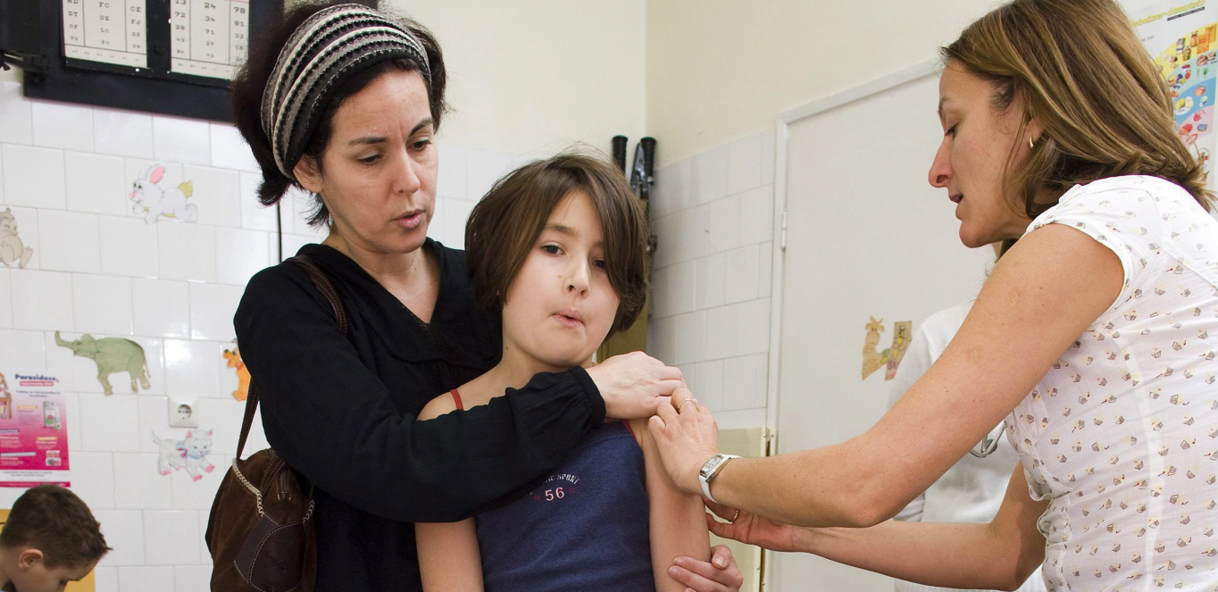 RS POZVALA RODITELJE DA VAKCINIŠU DECU Prvi imunizovan dečak od 15 godina