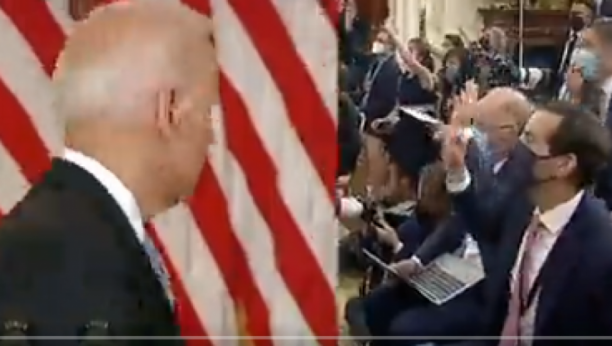 PROČITAO TEKST SA IDIOTA, PA OKRENUO LEĐA NOVINARIMA Bajden nije dozvolio pitanja o situaciji u Kabulu (VIDEO)