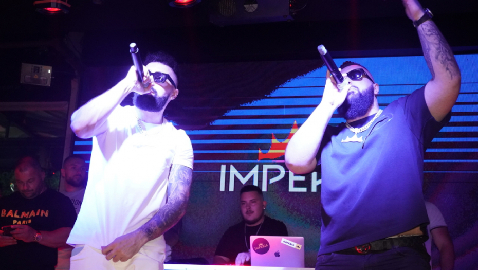 HITNA EVAKUACIJA! Nakon pucnjave na Prijinom, dojavljena bomba na nastupu Bube i Džale, policija hitno reagovala!