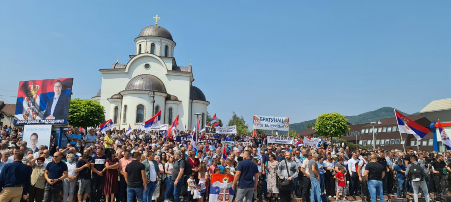 PREDSEDNIK VUČIĆ STIGAO U DRVENGRAD Dočekao ga Emir Kusturica! (VIDEO)