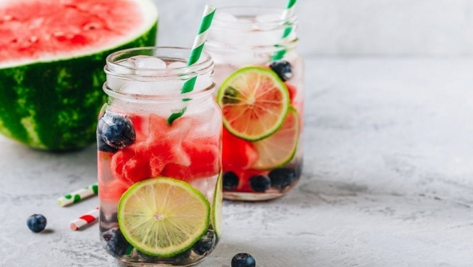 ZA IZBACIVANJE TOKSINA NAJBOLJE SU OVE BILJKE: Napravite sami detoks vodu i očistite telo