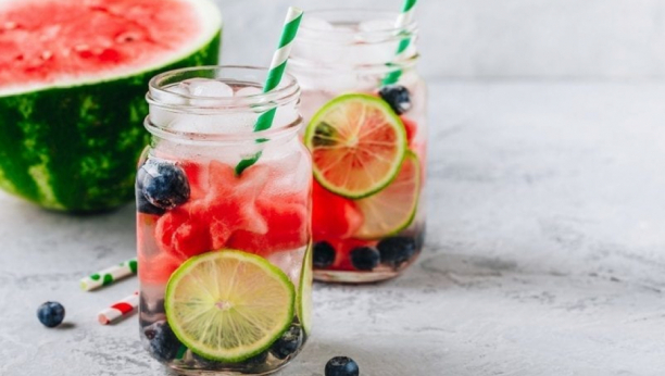 ZA IZBACIVANJE TOKSINA NAJBOLJE SU OVE BILJKE: Napravite sami detoks vodu i očistite telo