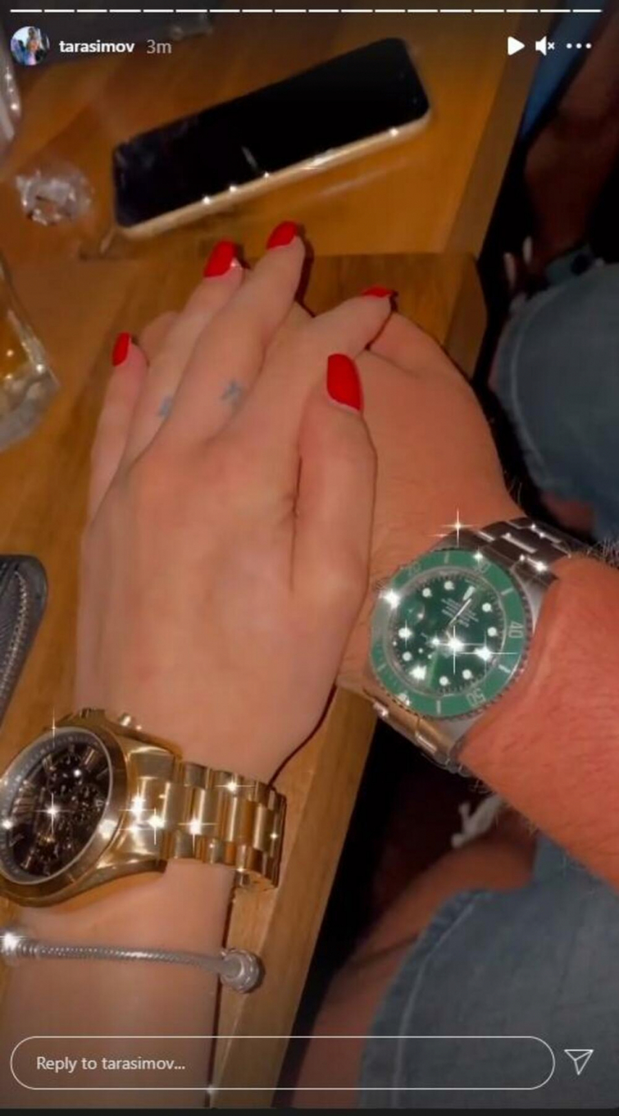 KREĆE RAT BIVŠIH LJUBAVNIKA! Tara Simov ima novog dečka, objavila intimnu fotografiju i sve ostavila u šoku, Ša će poludeti od muke! (FOTO)