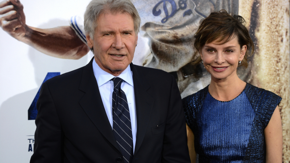 LETO PROVODE NA POZNATOJ LOKACIJI Čuvena Ali Mekbil i Harison Ford uživaju u komšiluku, poznati glumački par uslikan ovde