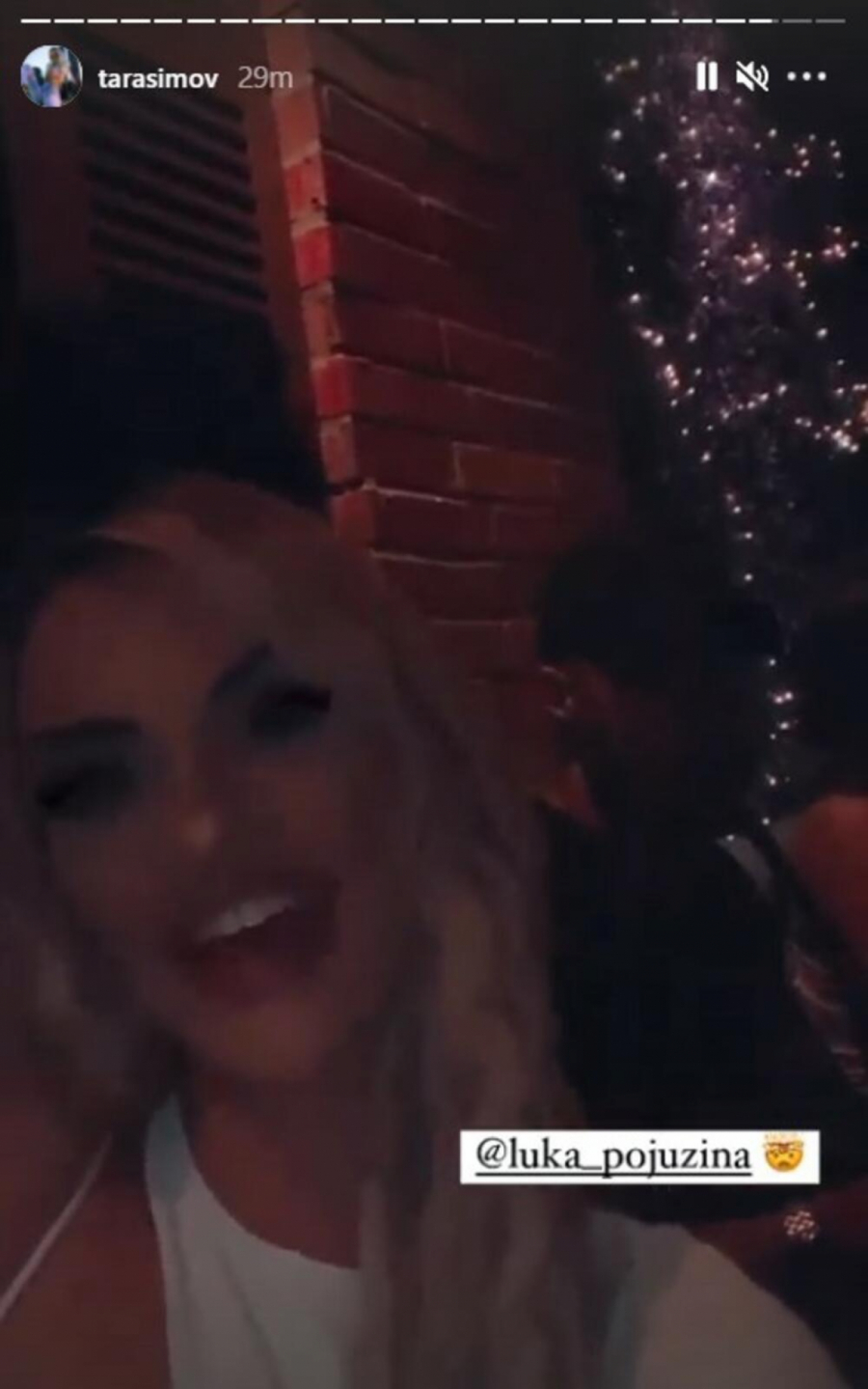 NISTE MOGLI NI DA NASLUTITE! Otkriveno ko je misteriozni muškarac koga Tara drži za ruku, bio je u vezi sa ovom zadrugarkom koja ga je javno šutnula!