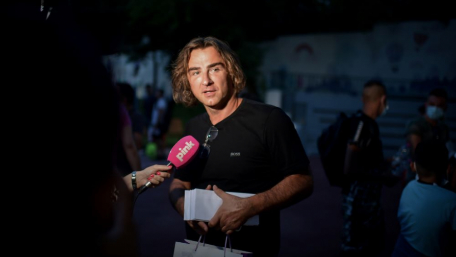 DO SADA GA NISMO UPOZNALI U OVOM SVETLU Željko Mitrović završava pisanje svog pozorišnog i filmskog prvenca