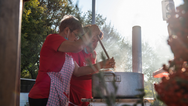 IZAĐI MI NA TEGLU AKO SMEŠ!  Počinje osma sezona najvećeg gastronomskog karavana na Balkanu!