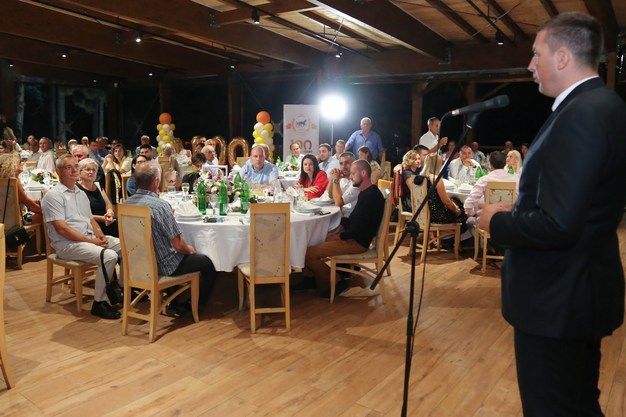 Gradonačelniku Bakiću uručeno priznanje na stogodišnjici Кonjičkog kluba “Bačka”