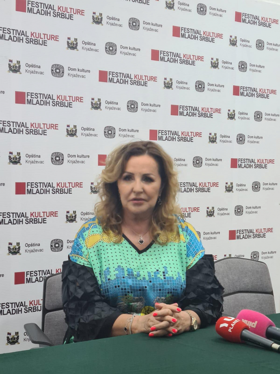 DALEKO BILO DA PIJEM IZ CIPELE KAO ĐANI Ana Bekuta otkrila šta misli o potezu popularnog kolege! (VIDEO)