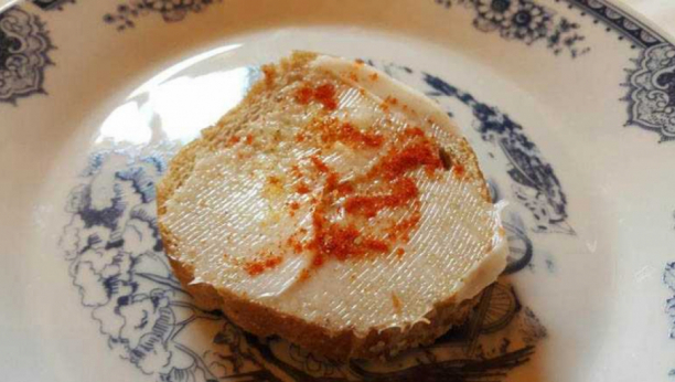 ZAŠTO SMO IM POVEROVALI? Ako ste ikada jeli mast i hleb, biće vam žao što ovo tada niste znali