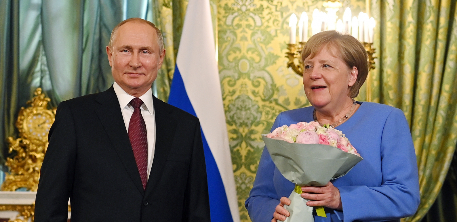 SASTALI SE VLADIMIR PUTIN I ANGELA MERKEL Veliki dogovor Rusije i Nemačke koji menja sudbinu Evrope
