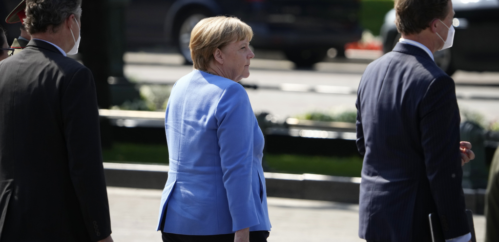 Angela Merkel polaže venac na Grob neznanog junaka