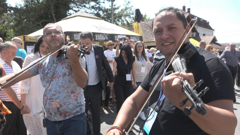 U GUČU NA ŽURKU, NA AFTER U PRANJANIMA Ovo je trenutno najveselije selo u Srbiji (FOTO/VIDEO)