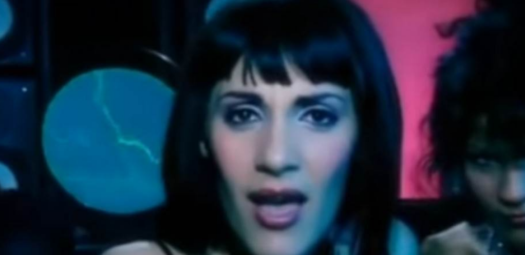 OVAKO SADA IZGLEDA MAJA IZ GRUPE LUNA!  Na vrhuncu slave se povukla, a danas živi potpuno drugačije (FOTO)