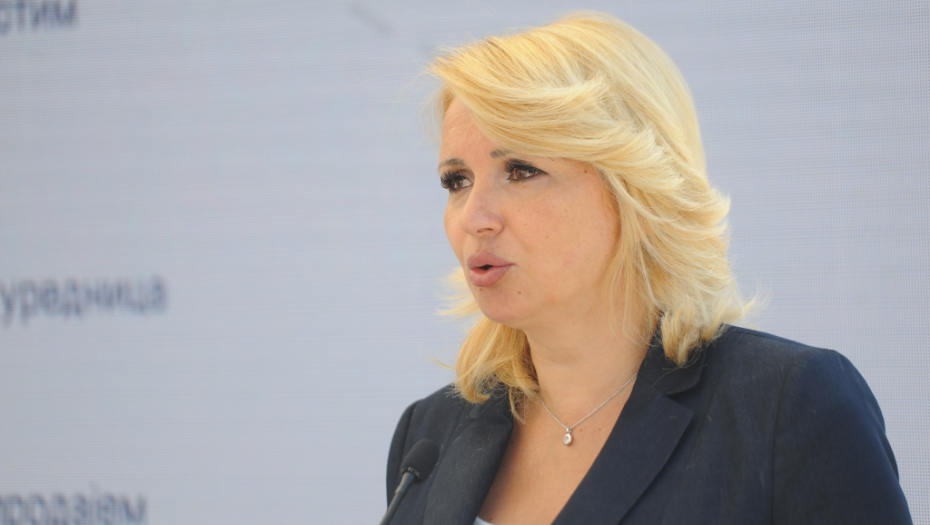 DO SADA NEVIĐENO MODNO IZDANJE Ministarka u rolci oduševila pratioce!