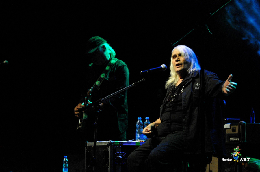 NIKO NE VERUJE KOLIKO GODINA IMA Bori Đorđeviću je danas rođendan, a nećete verovati koliko svećica ima na torti