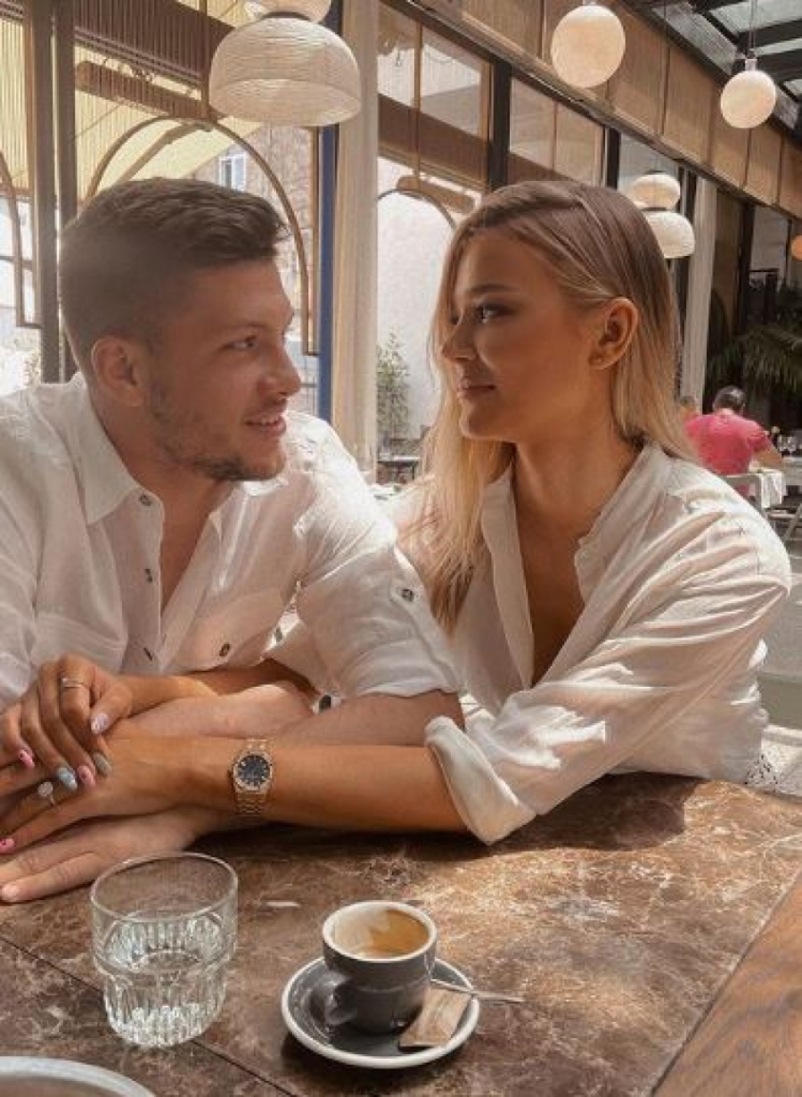 SPEKTAKULARNO IZNENAĐENJE ZA SOFIJU! Fudbaler pokazao koliko voli svoju ženu, oduševio je prizorom!