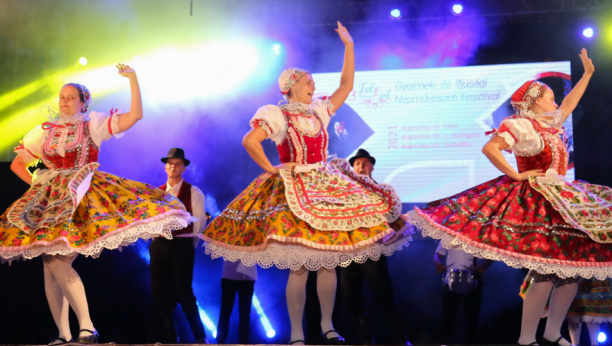 OTVOREN "INTERETNO" FESTIVAL U SUBOTICI Gradonačelnik Stevan Bakić poželeo učesnicima mnogo uspeha!