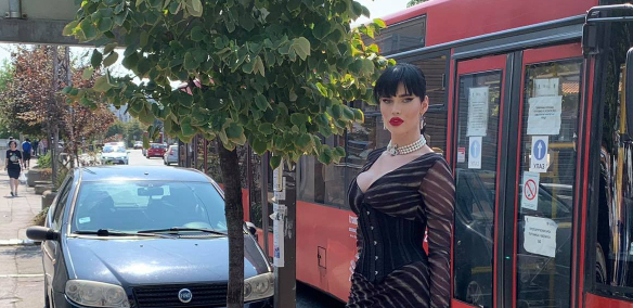 SUMNJAJU DA JE MUŠKO! Evo šta je Deniz Dejm rekla na ovo, otkrila šokantnu tajnu!